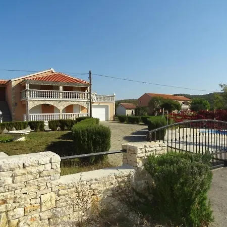 Ferienhaus Laura Mit Pool Fur 10 Leute Stankovci (Zadar)