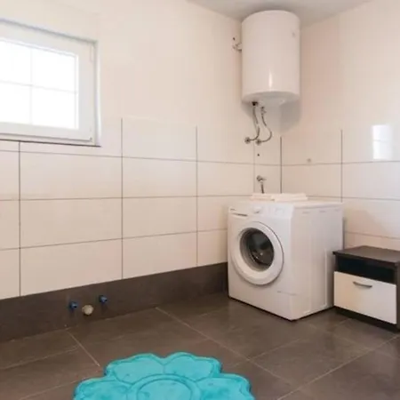 Ferienhaus Laura Mit Pool Fur 10 Leute Stankovci (Zadar)