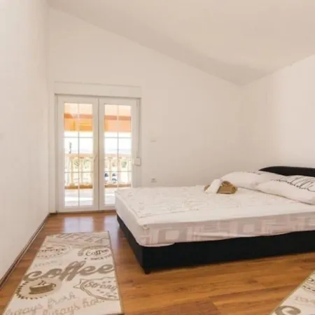 Ferienhaus Laura Mit Pool Fur 10 Leute Stankovci (Zadar)
